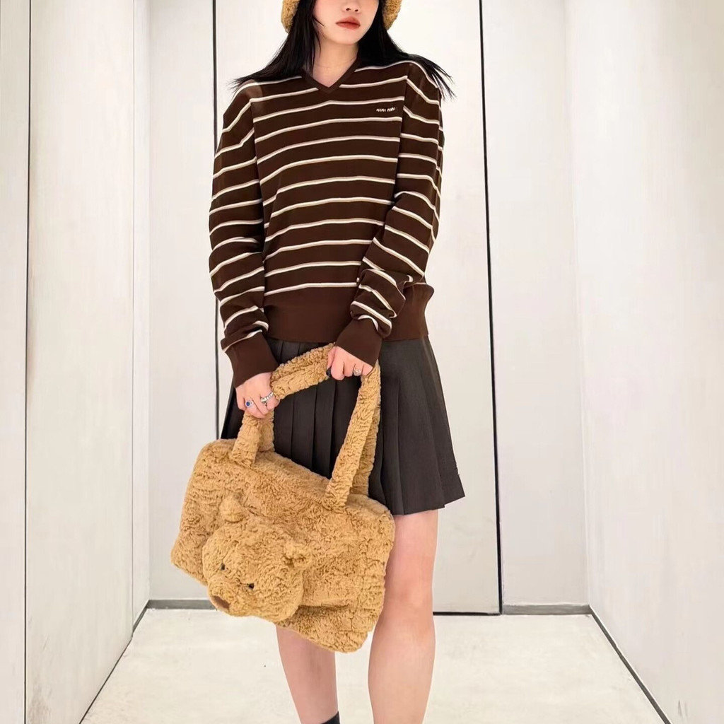 MYGH mi''iu 26Spring and summer retro coffee-colored stripes that enhance skin tone V Knitted long-s
