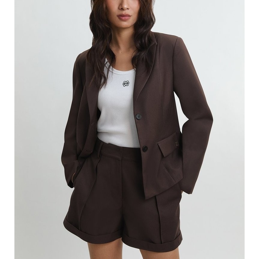 [Pomelo] เสื้อเบลเซอร์ทรงเข้ารูปติดกระดุม / Tailored Single-Breasted Blazer