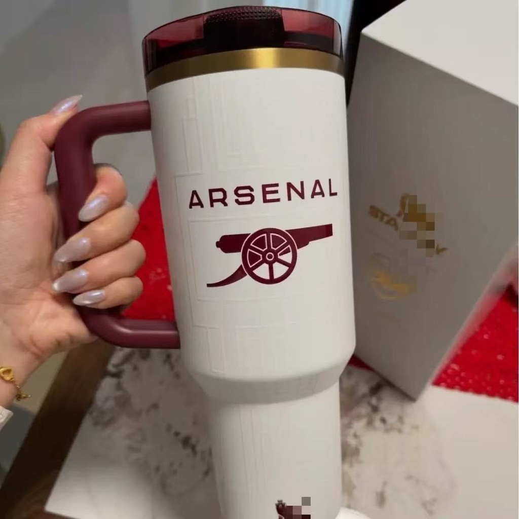ขายร้อน STANLEY x Arsenal Co-branded Thermos Cup สีขาว Limited Edition 40oz ความจุขนาดใหญ่ ZB0M