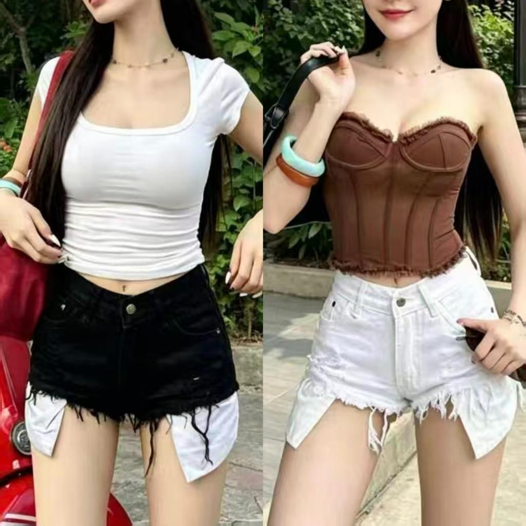 GHAOHES กางเกงยีนส์ขาสั้น สีดำและสีขาว ดีไซน์กระเป๋า ขอบพู่สุดเท่[S-5XL] #6666-6667