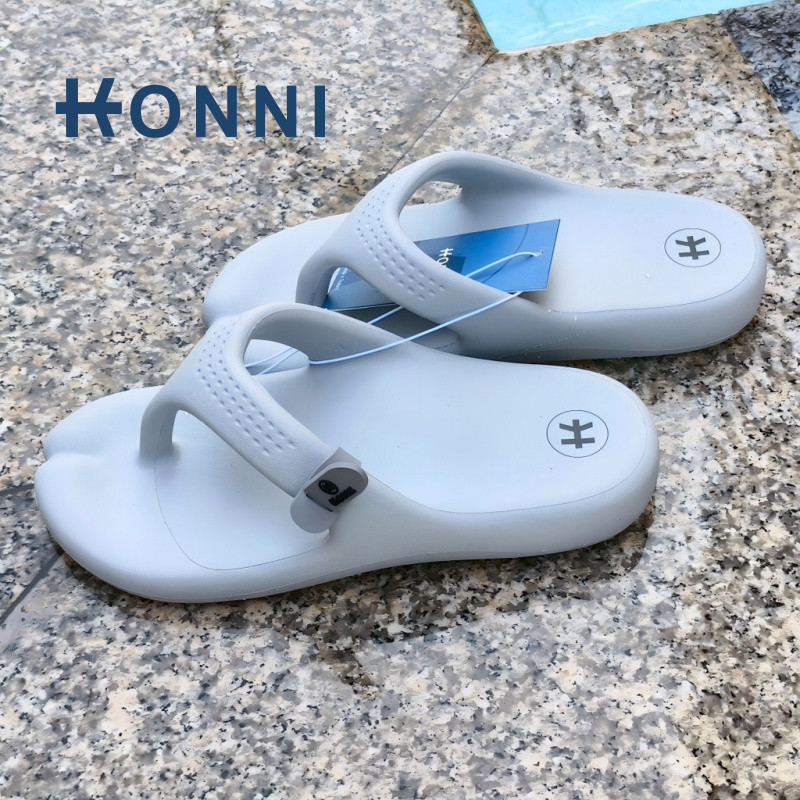 KONNI หูหนีบแฟชั่น รองเท้าแตะเกาหลีหูหนีบ รองเท้าแตะนิ้วโป้ง มินิมอล  พื้นนิ่ม EVA ผู้หญิง ไม่ดีดน้ำ สไตล์แฟชั่น แบบสวม