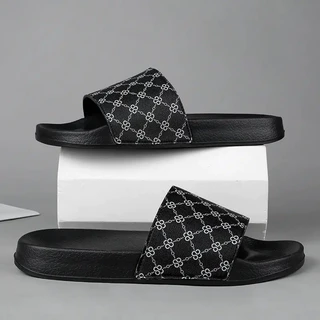 39-45 รองเท้าแตะผู้ชาย แฟชั่น สไตล์ใหม่ รองเท้าแตะกลางแจ้ง เหมาะสําหรับการผ่อนคลายในช่วงฤดูร้อนและกีฬา ระงับกลิ่นกาย พื้นนิ่ม กันลื่น แฟชั่นเกาหลี มีไซส์