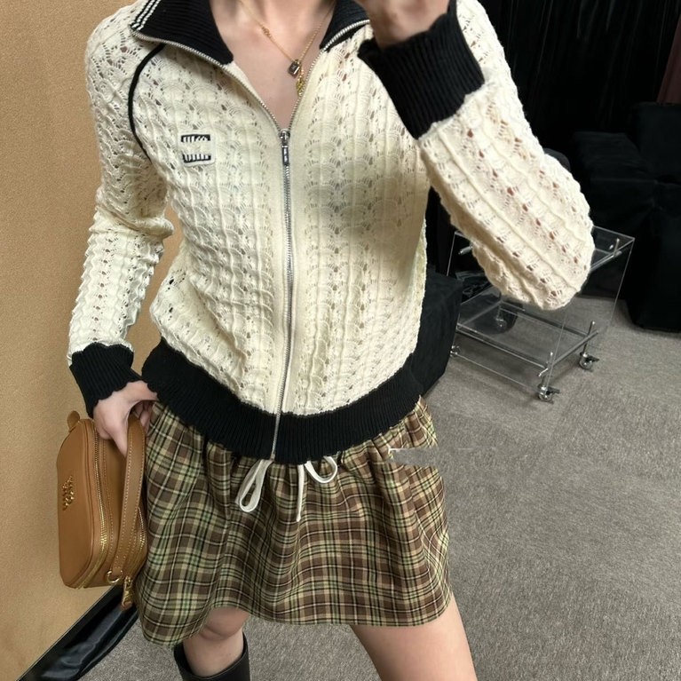 B2EP M1U MM 26New autumn and winter fashion women's clothing with textured cable knit and zipper des