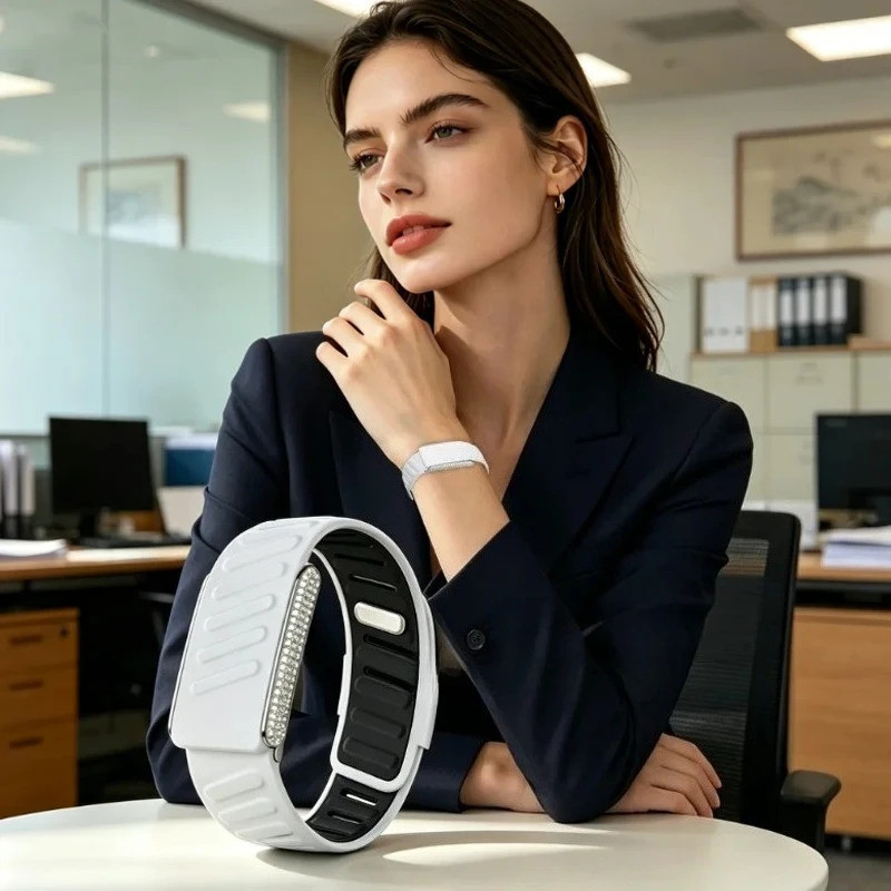 สายรัดซิลิโคนอ่อนนุ่มพร้อมเคสเพชรสําหรับ WHOOP 5.0 One,Peak, สายรัดซิลิโคนสายรัดข้อมือลําลองพร้อมเพชรเต็มโลหะสีเงินสดใส U-Frame