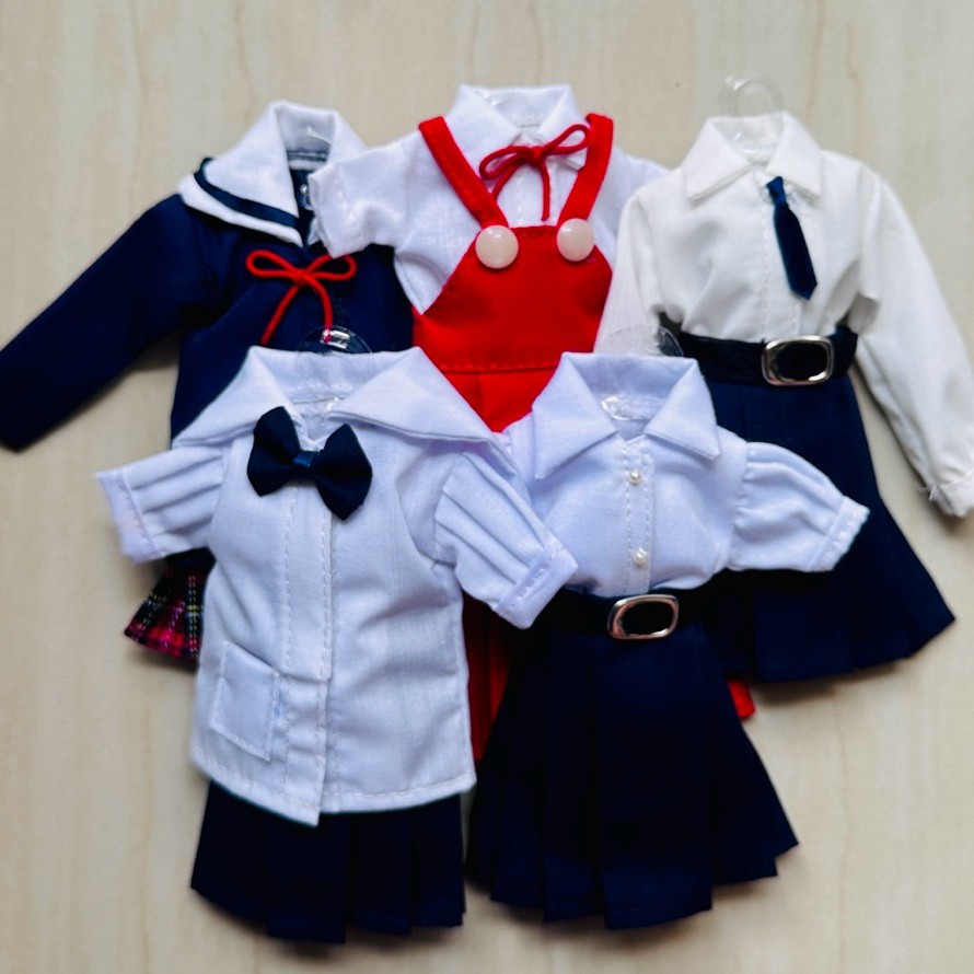 ชุดนักเรียน สำหรับใส่ตุ๊กตา