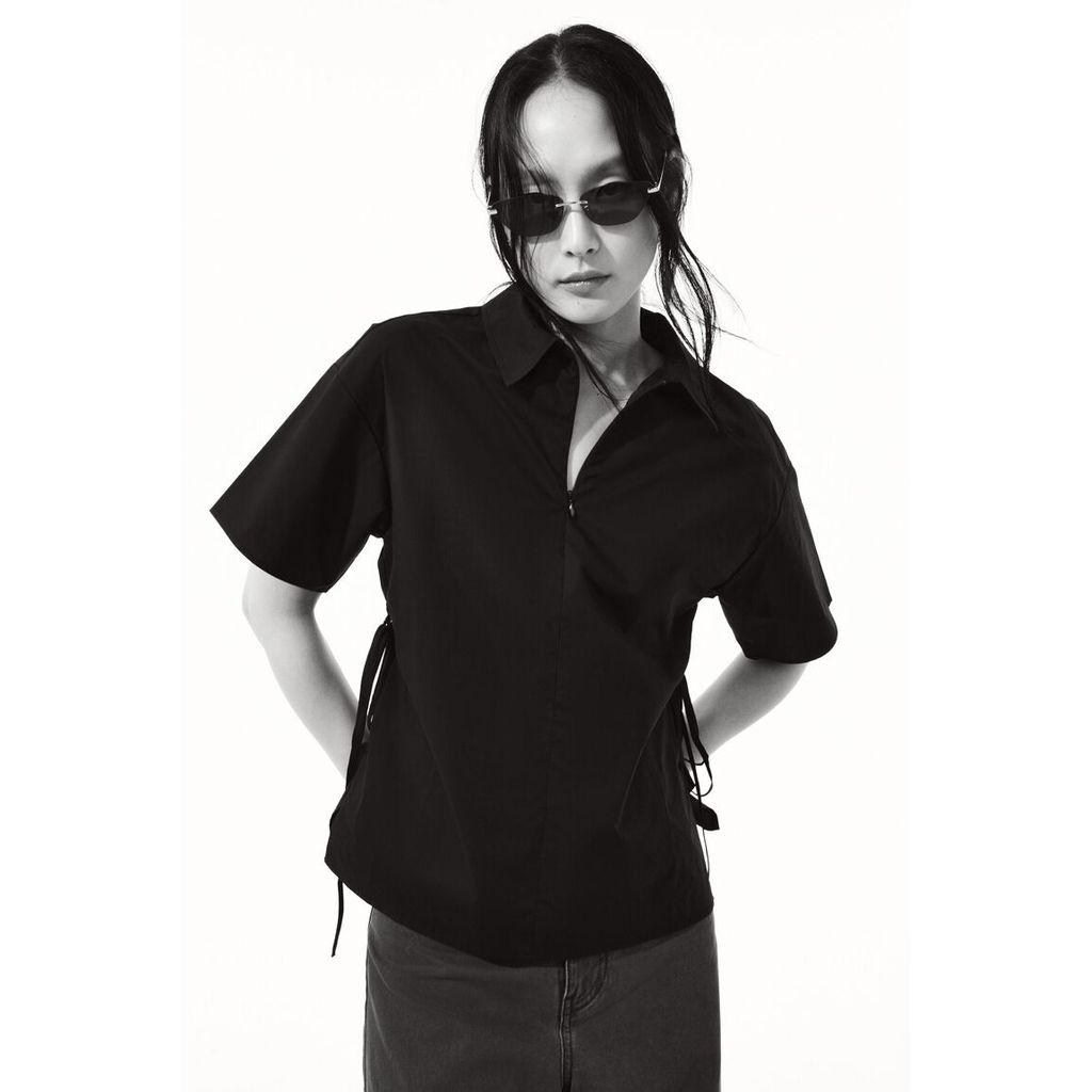 H&M(เอชแอนด์เอ็ม) เสื้อเชิ้ตป๊อปโอเวอร์ดีไซน์สายรัดเอว ผู้หญิง 1350564_1