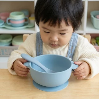 ชามซิลิโคนดูดโต๊ะ ช้อนซิลิโคน ชามเด็กหัดกิน ถ้วยดูดกันหก ฟู้ดเกรด BPAฟรี เข้าไมโครเวฟ