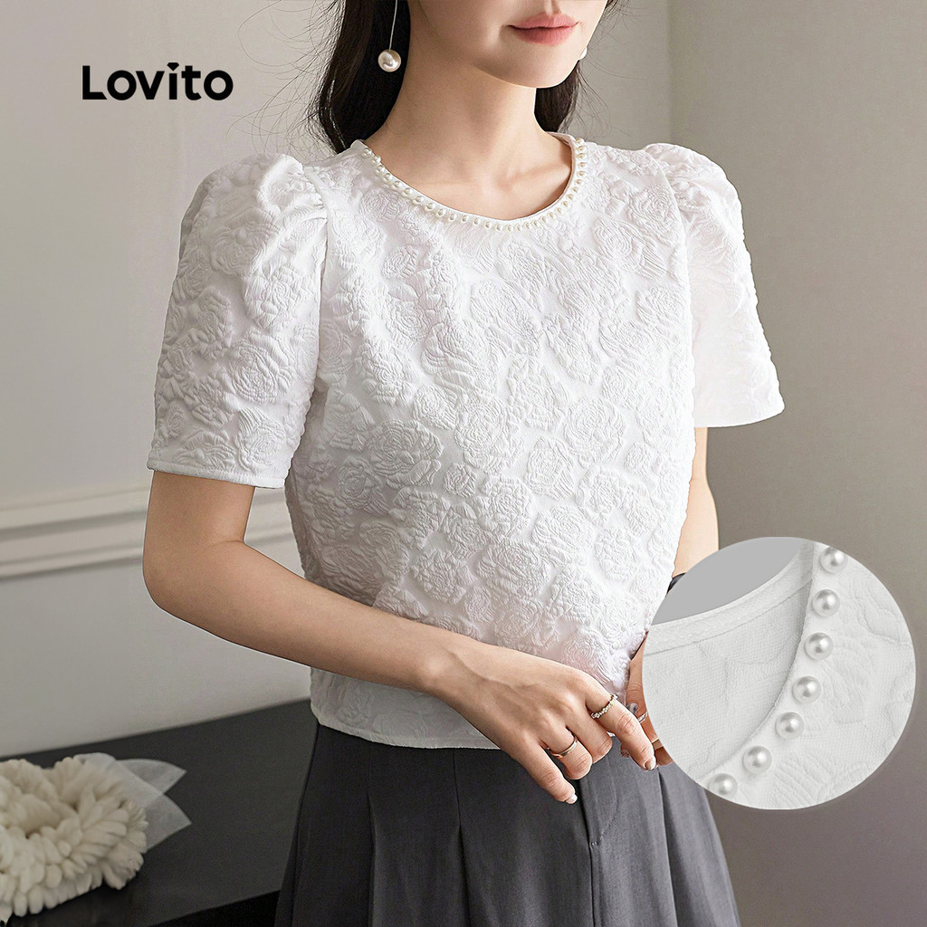 Lovito เสื้อบลุสโสลายจาคการ์ดไข่มุก สบายและนุ่มนวล เสื้อบลูสซีสำหรับฤดูใบไม้ผลิ/ฤดูร้อน สีขาว L137ED806