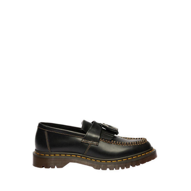Dr. Martens รุ่น Adrian รองเท้าหนังโลฟเฟอร์แบบมีพู่ สี Black Orleans