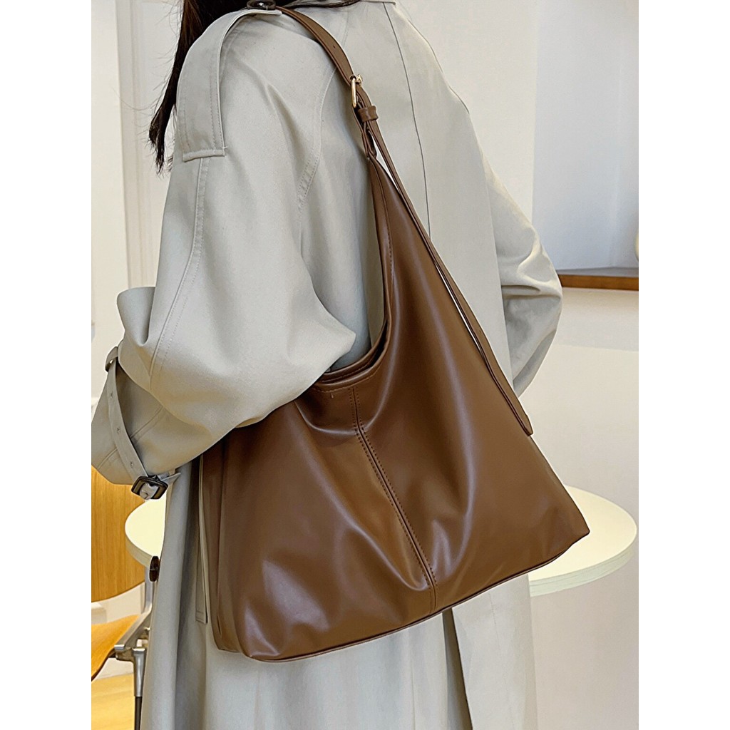 กระเป๋า berry q gental women Retro Fashion Korean All-Match Casual Commuter Bag