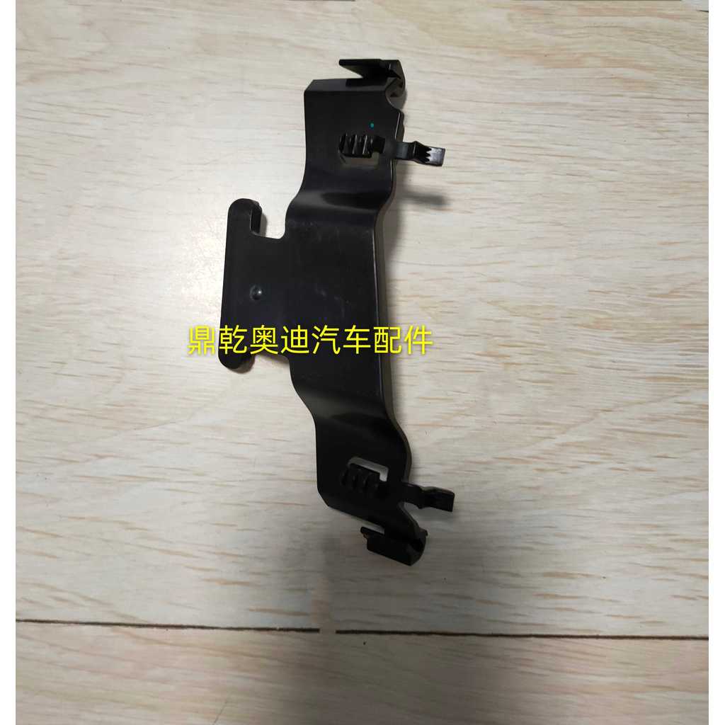 เหมาะสําหรับ Audi A4L B9 B-pillar Top Trim Bracket B-pillar ภายใน Trim Bracket เข็มขัดนิรภัย Trim Br
