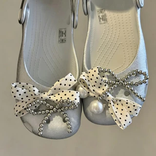 Ins Polka Dot Bow รองเท้าบัลเล่ต์น่ารักรองเท้าหลุมเครื่องประดับดอกไม้เหมาะสําหรับรูหัวเข็มขัดรองเท้า