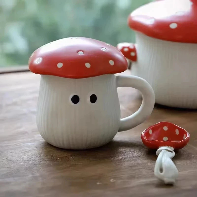 เซรามิกเห็ดแก้วกาแฟการ์ตูนกาต้มน้ําที่มีฝาปิดน่ารักอาหารเช้าถ้วยนมบนโต๊ะอาหารบ้านกาน้ําชาจานชามของขวัญวันเกิด