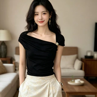 เสื้อยืดแขนสั้นไหล่เอียง ดีไซน์เว้าไหล่หนึ่งข้าง