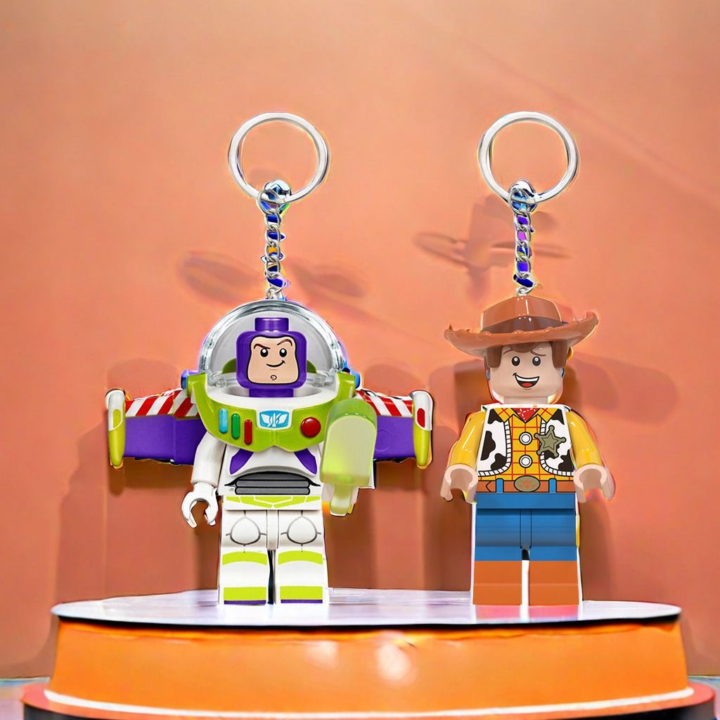 Toy Story ประกอบของเล่นมินิตุ๊กตา Buzz Lightyear Woody พวงกุญแจจี้คู่ของขวัญ