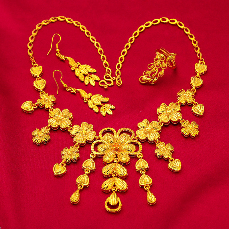 เวียดนามทรายทอง Retro ดอกไม้ทองเหลือง Gold-Plated ชุดเครื่องประดับทรายทองสร้อยคอหญิงงานแต่งงานเครื่อ