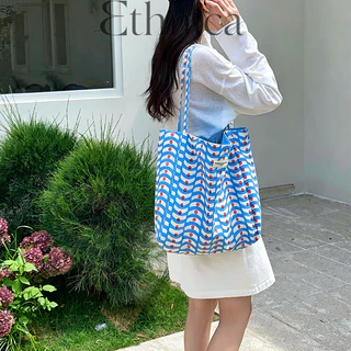 กระเป๋าสะพายไหล่กลับด้านได้ กระเป๋าผ้าแคนวาสลายทาง ใช้งานได้ 2 ด้าน จุของได้เยอะ ดีไซน์เรียบง่าย แมตช์ง่าย สไตล์เกาหลีสุ