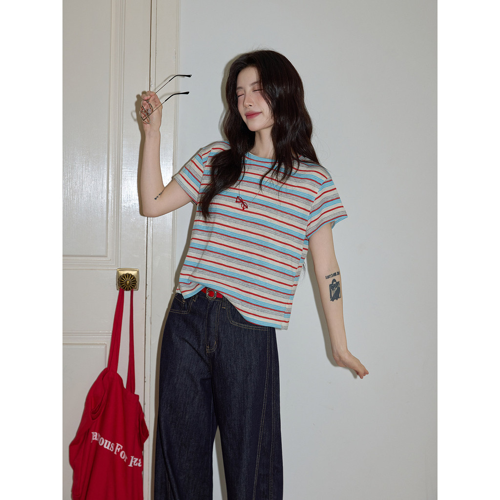 ฤดูร้อนใหม่ผู้หญิงลายลําลองย้อนยุครอบคอแขนสั้นเสื้อยืด รูปที่ 4