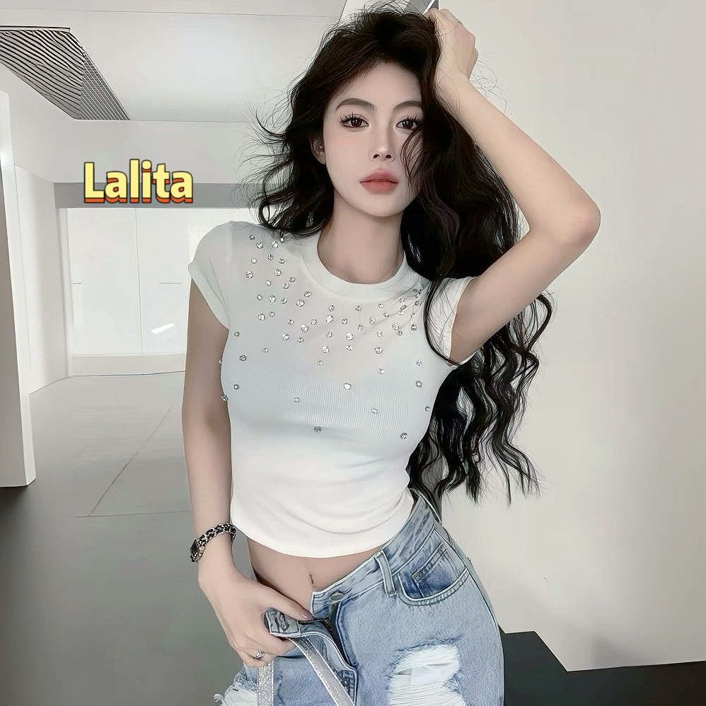 Lalita เสื้อยืดแขนสั้น คอกลมประดับเพชร เเบบสุดฮิต แขนสั้นรัดรูปเซกซี่  2สี ผ้ายืดรูปทรงสวย