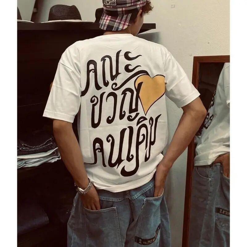 (ผ้าฝ้าย100%) Luvoro 2026 Cotton ย้อนยุค oversize T-shirt เนื้อผ้านุ่มระบายอากาศดี สีดำและสีขาว เสื้อยืดแขนสั้น C2814