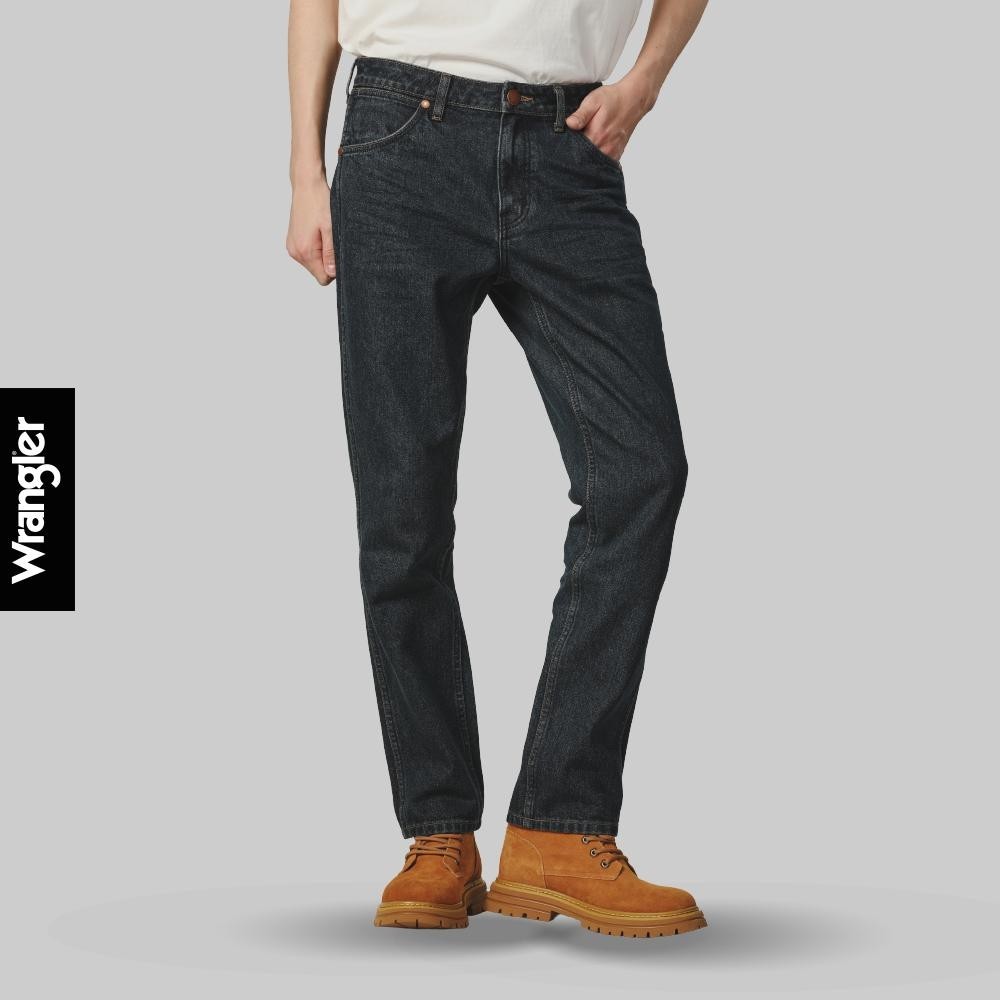 WRANGLER กางเกงยีนส์ผู้ชาย คอลเลคชั่น Casey Jones เอวกลาง ทรงตรง Greensboro รุ่น WR F125MGREN35 สียีนส์กลาง