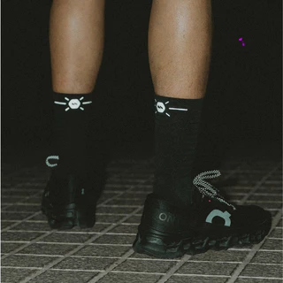MOTIVE SOCK ถุงเท้าวิ่ง รุ่น ULTRA SPEED - Monochrome - ระดับหน้าแข้ง ถุงเท้ากีฬา ถุงเท้าวิ่ง