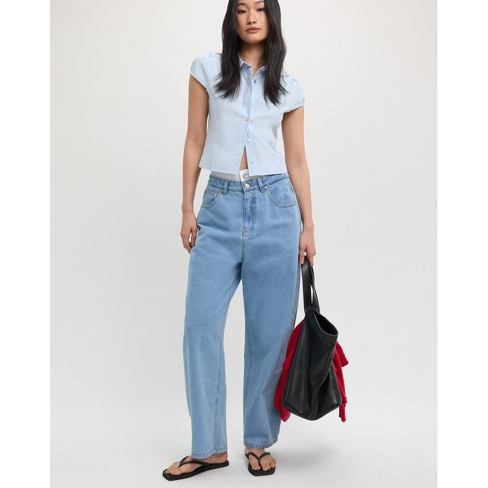 [Pomelo] เสื้อเชิ้ตแขนสั้นคอปกแต่งกระดุมรูปหัวใจ / Sleeve Collared Blouse