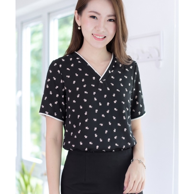 Narinari : MT7447 V-Placket Blouse – เสื้อคอวี