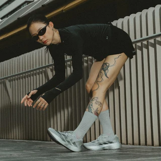 MOTIVE SOCK ถุงเท้าวิ่ง รุ่น ULTRA SPEED - Monochrome - ระดับหน้าแข้ง ถุงเท้ากีฬา ถุงเท้าวิ่ง