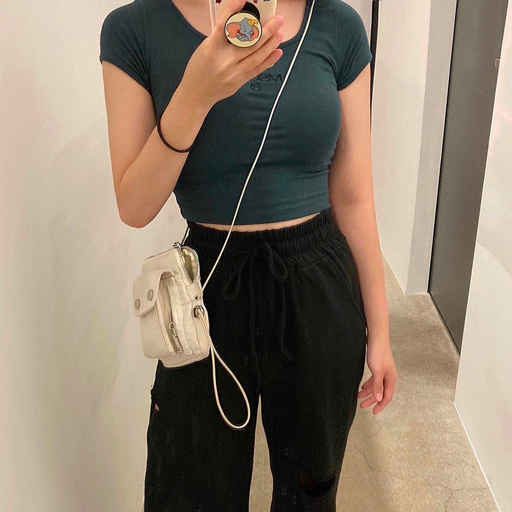 [MSCHF] T-Shirt แขนสั้น กระชับสะดือ มีการเย็บปักถักร้อยตัวอักษรขนาดเล็ก