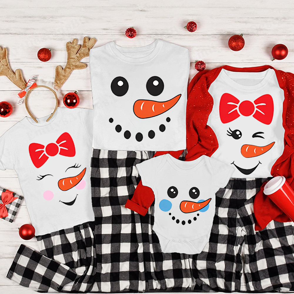 ชุดเสื้อยืดแขนสั้นสีขาว Christmas Family Cartoon Design แครอทและมนุษย์หิมะ เหมาะสำหรับเด็กและทารก
