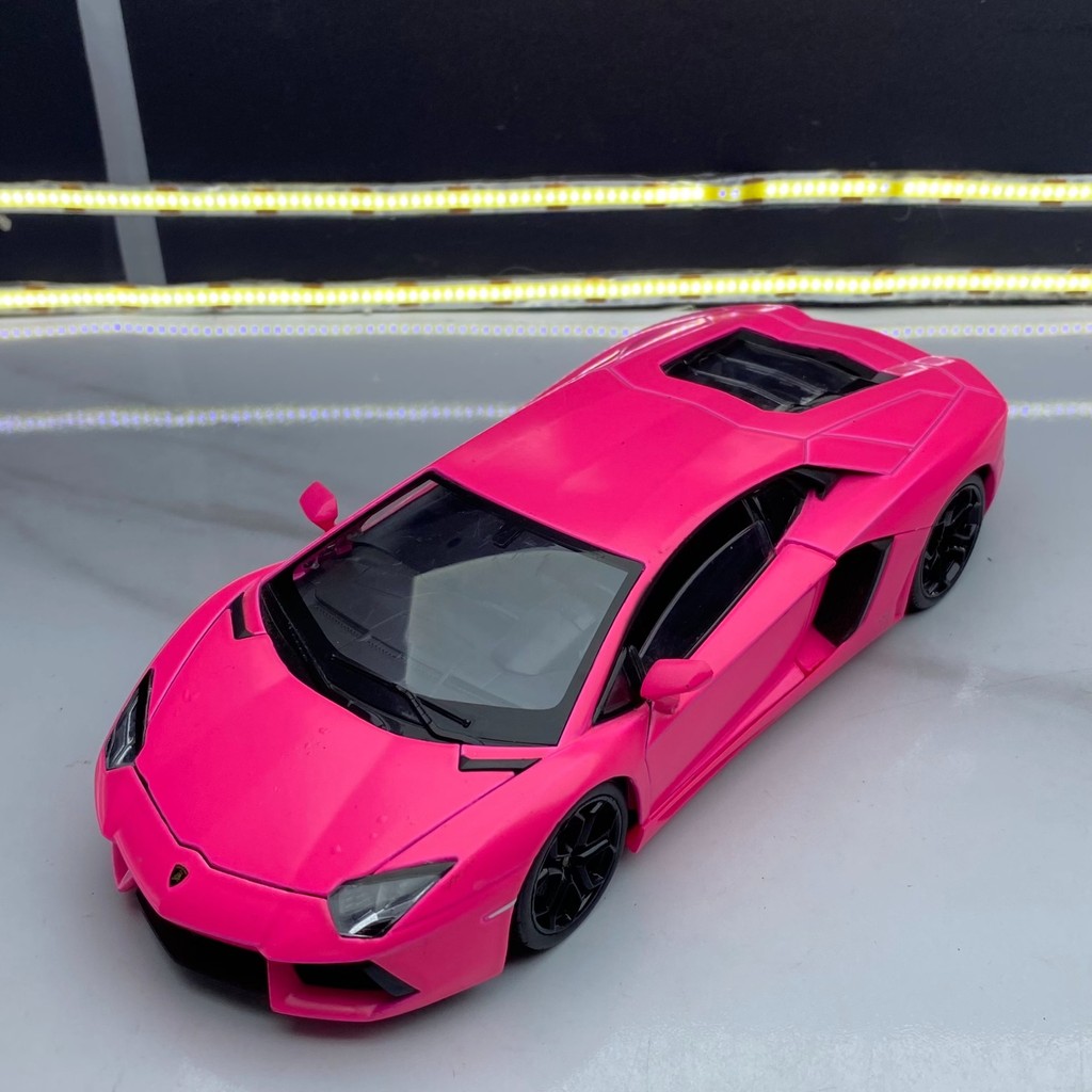 1: 24 Lamborghini Aventador Aventador Willie LP700