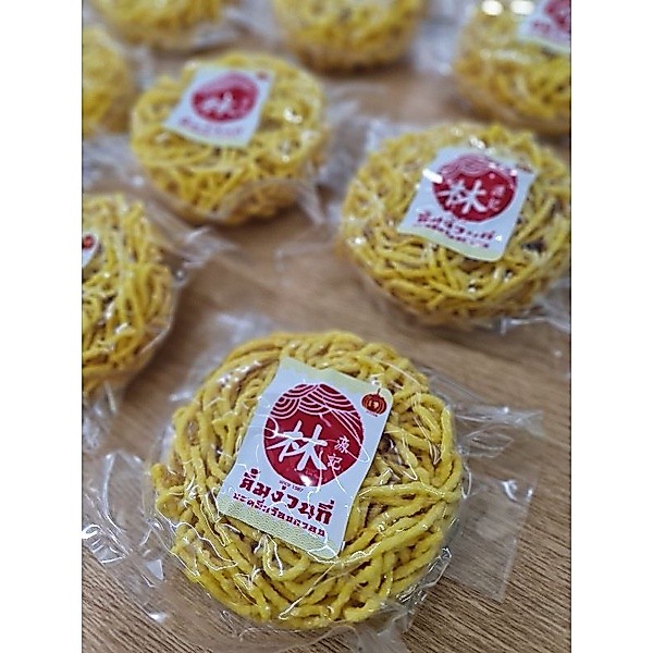 บะหมี่กรอบเจ  ตราลิ้มง่วนกี่ ทอดด้วยน้ำมันปาล์มใหม่ แพคสูญญากาศ