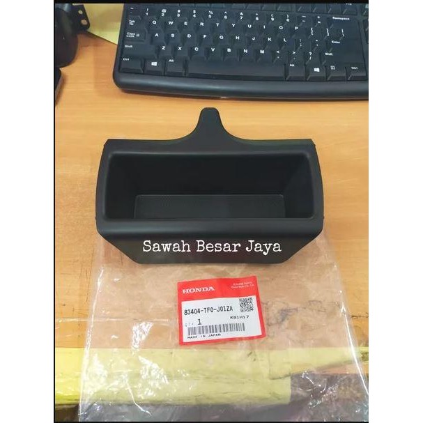 กล่องคอนโซลแยก Honda Jazz S RS GE8 ของแท้