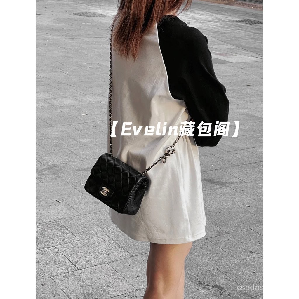 Chanel 23c เคลือบฟุตบอล Golden Ball CF Square Fatty/Big Mini Football Golden Ball Messenger Bag กระเ