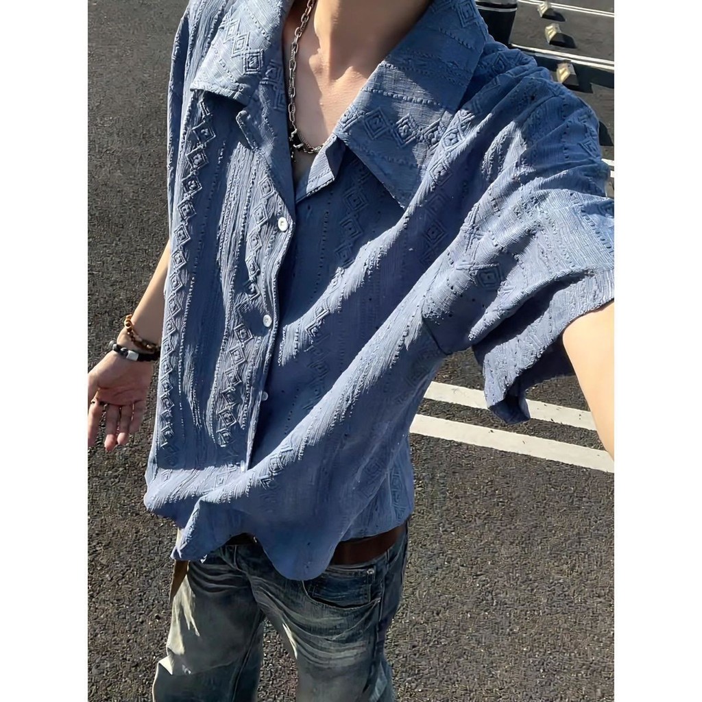 Azure Blue Hollow เสื้อเชิ้ตแขนสั้นผู้ชาย Jacquard คิวบาเสื้อคอปกครึ่งแขนเงินเก่าสไตล์แจ็คเก็ต bm26.