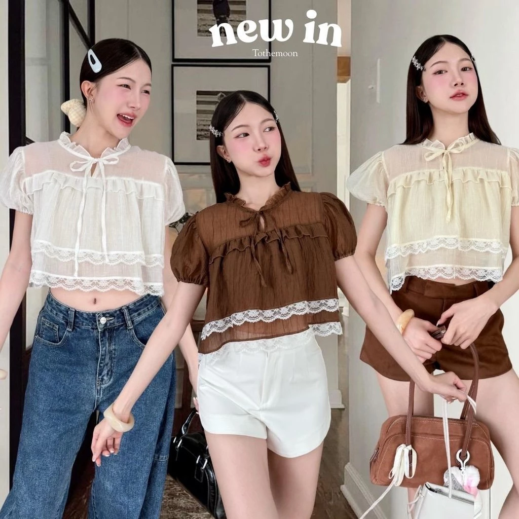 Blooming เสื้อครอปแขนตุ๊กตา ผ้าโรซี่ คอระบาย แต่งชายลูกไม้ 2 เลเยอร์ KN.Clothes