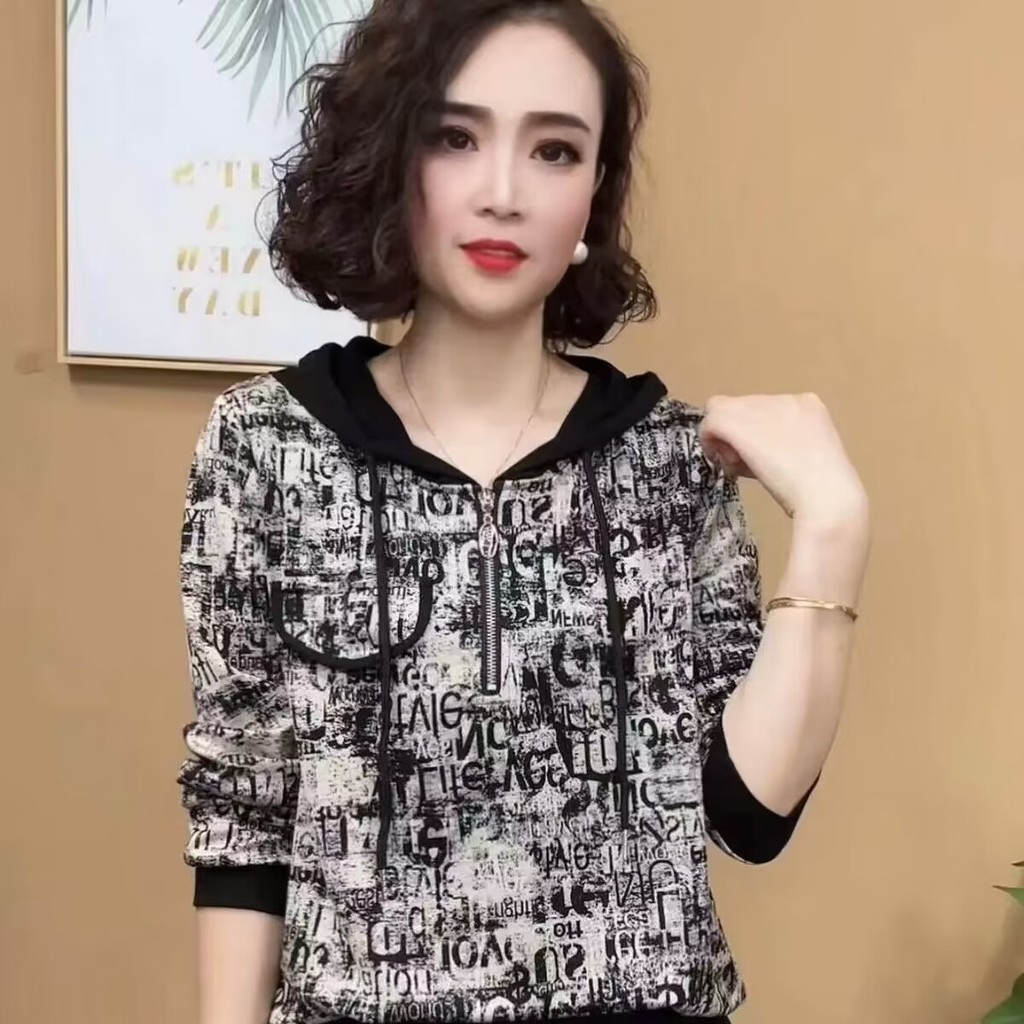 uniqlo official store เสื้อแขนยาวmc เสื้อฮู้ดพิมพ์ลายแขนยาวแบบใหม่ฤดูใบไม้ผลิปี2025เสื้อยืดแบบบางสำห