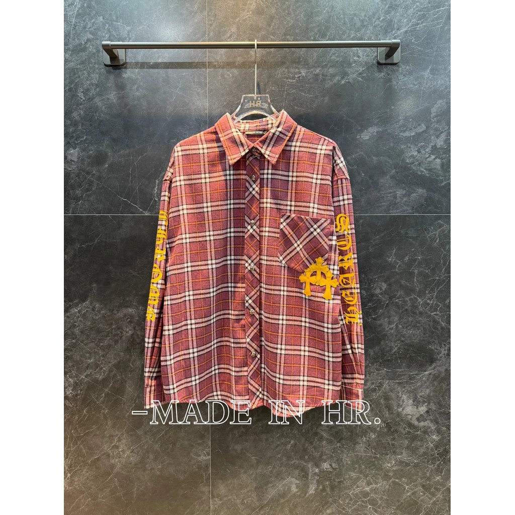 เชิ๊ตแจ็กเก็ตสีแดงลายตารางคลาสสิก คอลเลคชันใหม่วินเทอร์ซัมเมอร์ 2025 จาก Chorme Hearts