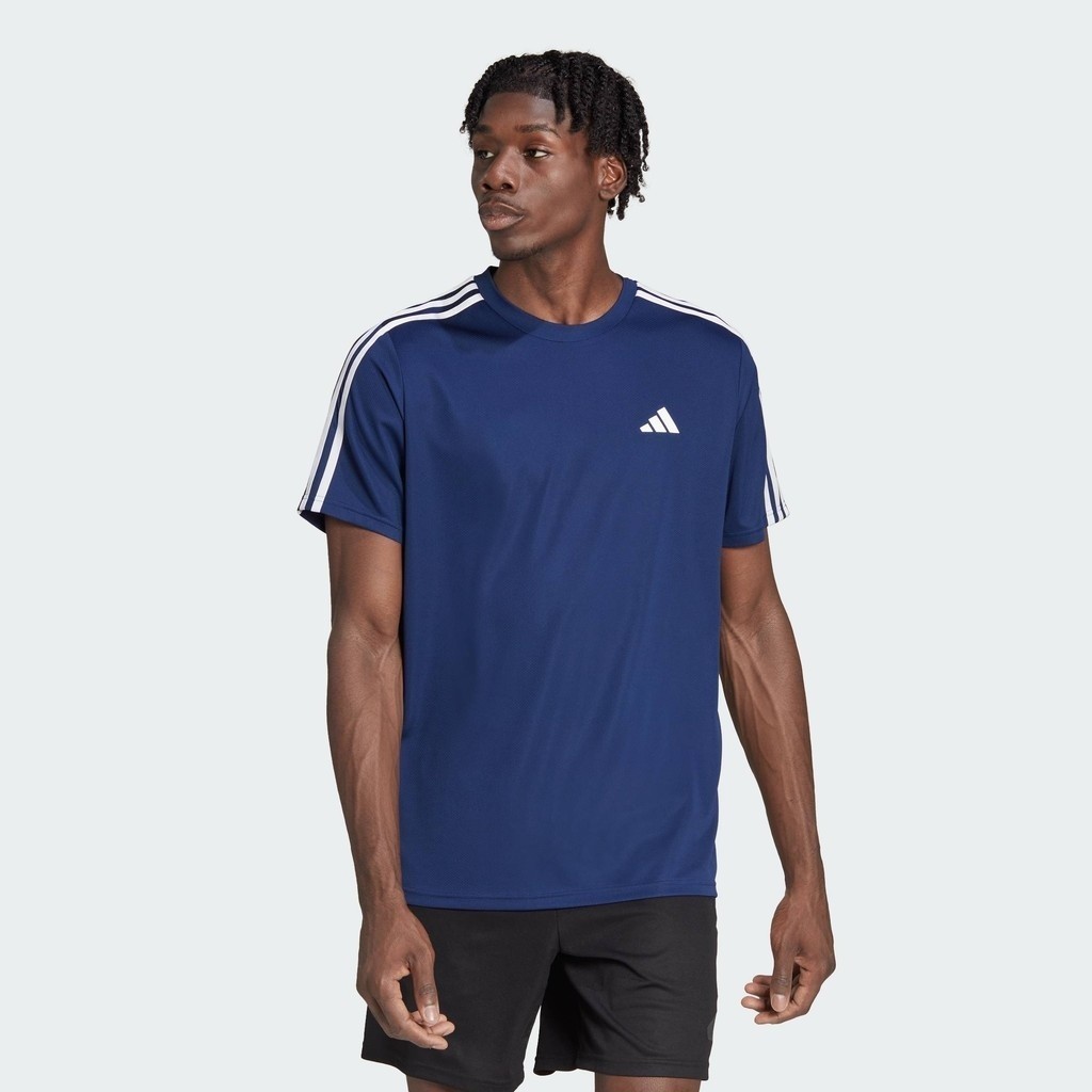 adidas Gym & Training & Yoga เสื้อยืดเทรนนิง Train Essentials 3-Stripes ผู้ชาย สีน้ำเงิน IB8152