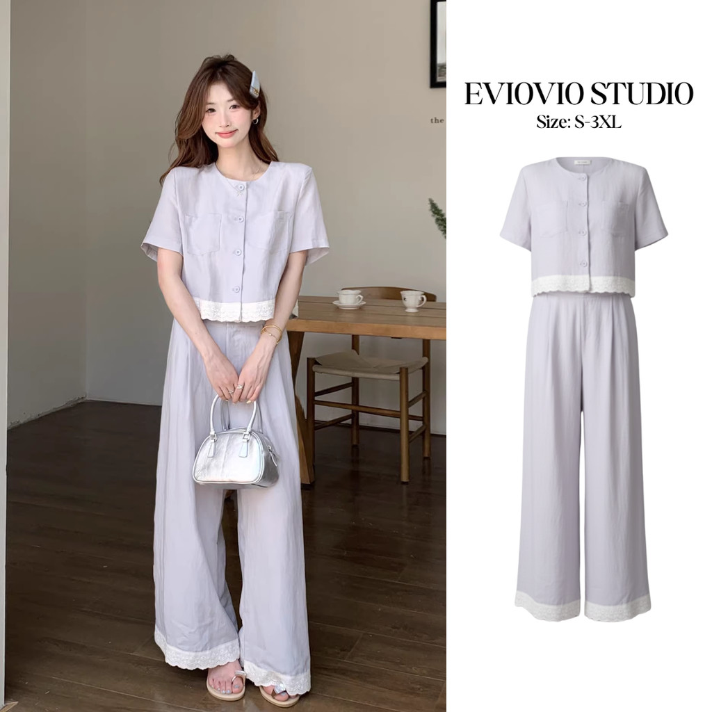 😉【EVIOVIO】ชุดเซ็ตโทนสีเทาอ่อนเรียบหรู ผ้าพริ้วเนื้อนุ่มเบาสบาย เพิ่มดีเทลลูกไม้ขอบเสื้อและกางเกงให้ลุคดูละมุนและสุภาพ😎