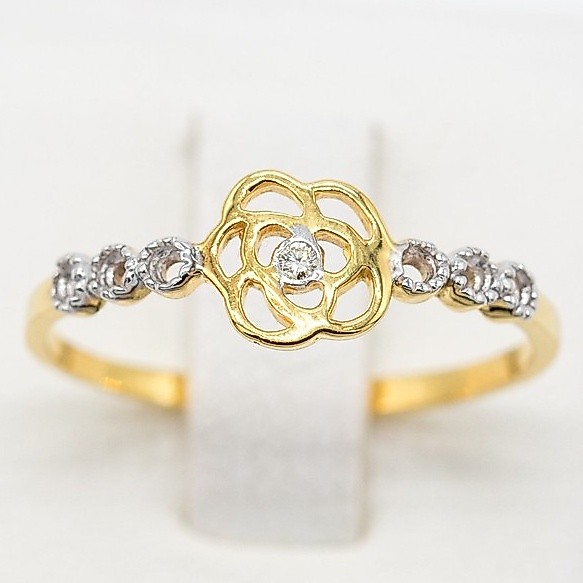 Happy Jewelry แหวนดอกคามิเลีย มีกะเปาะข้าง แหวนเพชรแท้ ทองแท้ 37.5% ME583