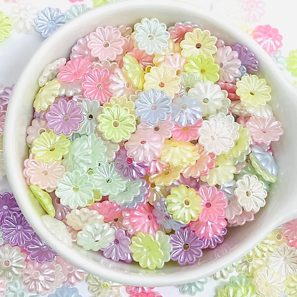 ลูกปัด ดอกไม้ เคลือบมุก คระสี อุปรณ์เสริมงานฝีมือ DIY เหมาะสมสำหรับทำร้ยอคอ กำไลข้อแขน