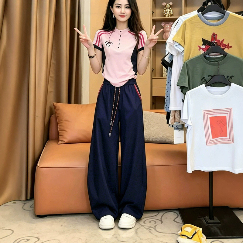 Kochi miu Series ชุดกีฬาลําลองผู้หญิง 2026 แฟชั่นฤดูร้อนลดอายุสไตล์ตะวันตกเสื้อยืดแขนสั้นกางเกงขากว้