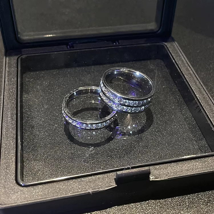 แหวนเพชร titanium สไตล์เรียบหรู พร้อมกล่องของขวัญพิเศษ 0012