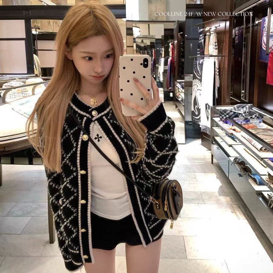 COOLLINE Lin Zixi Berlin Holiday G Home Temperament Light Luxury Style Golden Button Knit Cardigan (