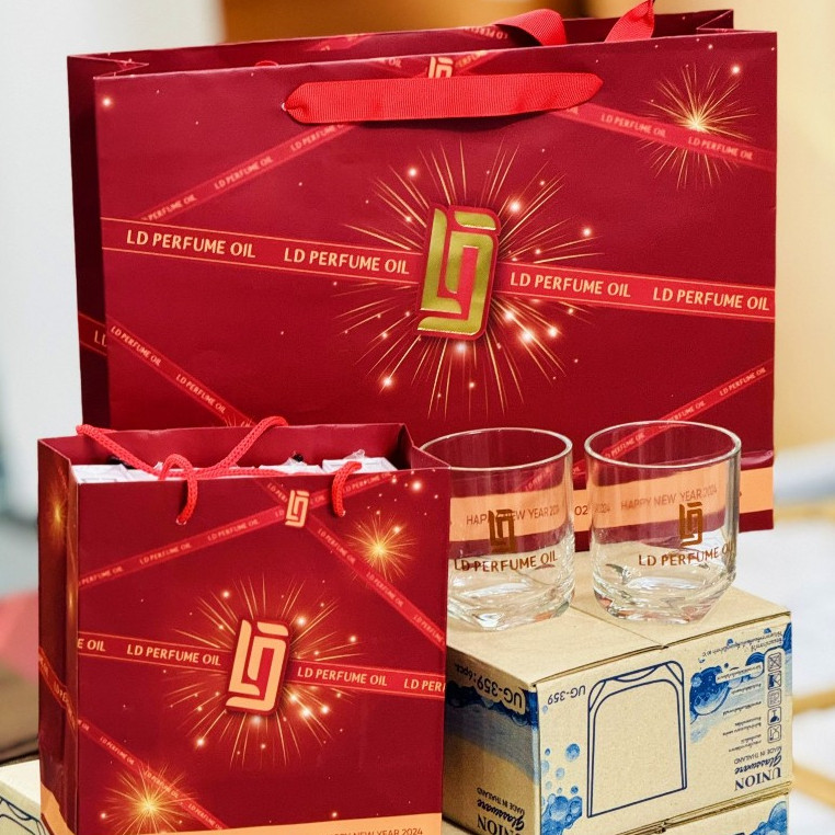 [ซื้อ 1 แถม 1] ของขวัญพร้อม LD, จํานวนจํากัด: LD ซองจดหมายสีแดง LD, ถุงกระดาษ LD, กระเป๋าพกพา