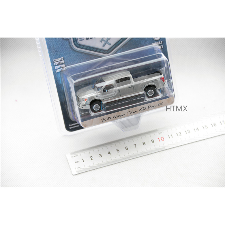 GreenLight 1: 64 GreenLight Blue Collar Series 2019 Nissan Titan XD Pro-4X Varnish Version