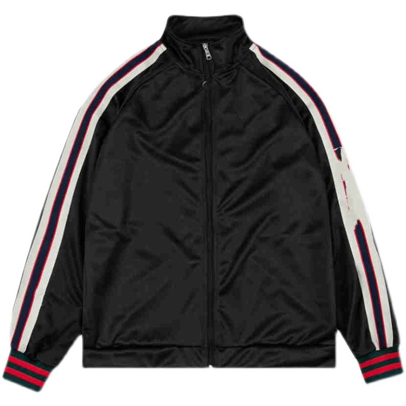 แจ๊กเก็ต الدنيم สีแดงที่แขน มีลายเส้นยาว.sideline