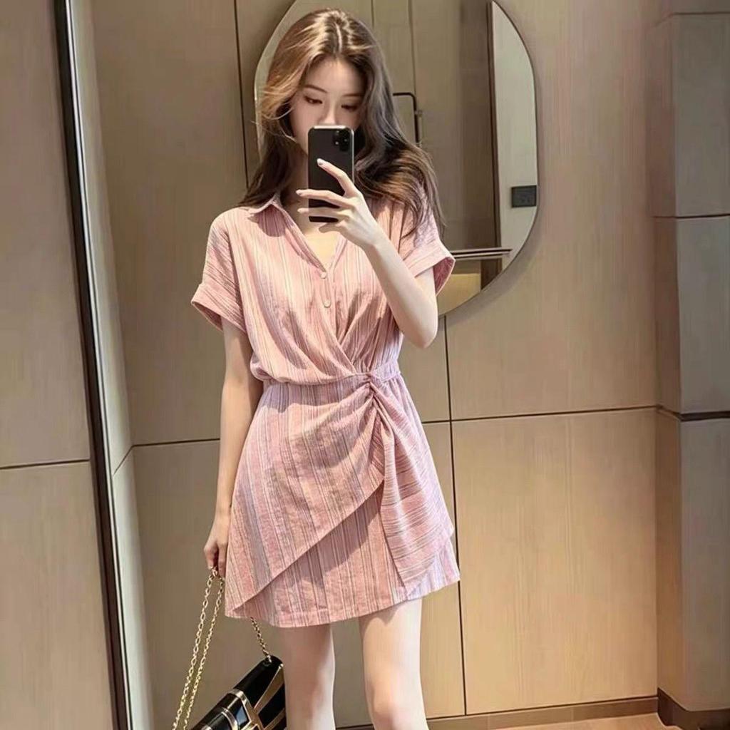 [ส่วนลด 50% ขายร้อน] ชุดเดรสคอวีลายทางสีชมพูสไตล์อ่อนโยนสําหรับผู้หญิงฤดูร้อนสไตล์ใหม่ผูกเชือกแคบ-เอว Sli